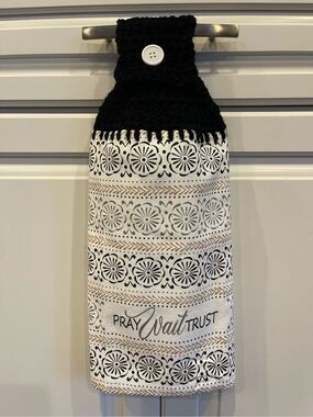 Crochet Top Kitchen Towel- Pray Wait Trust